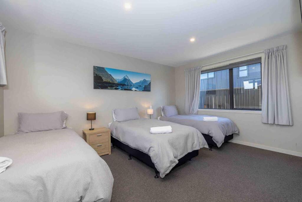 Great Views From New 2 Bedroom Apartment Te Anau Ngoại thất bức ảnh
