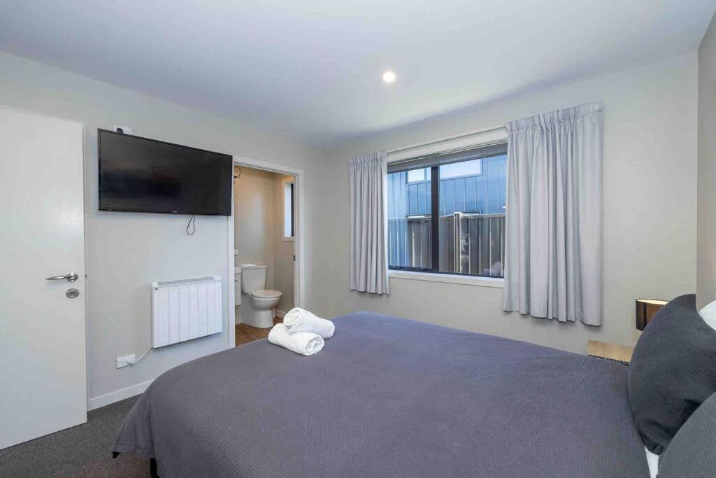 Great Views From New 2 Bedroom Apartment Te Anau Ngoại thất bức ảnh